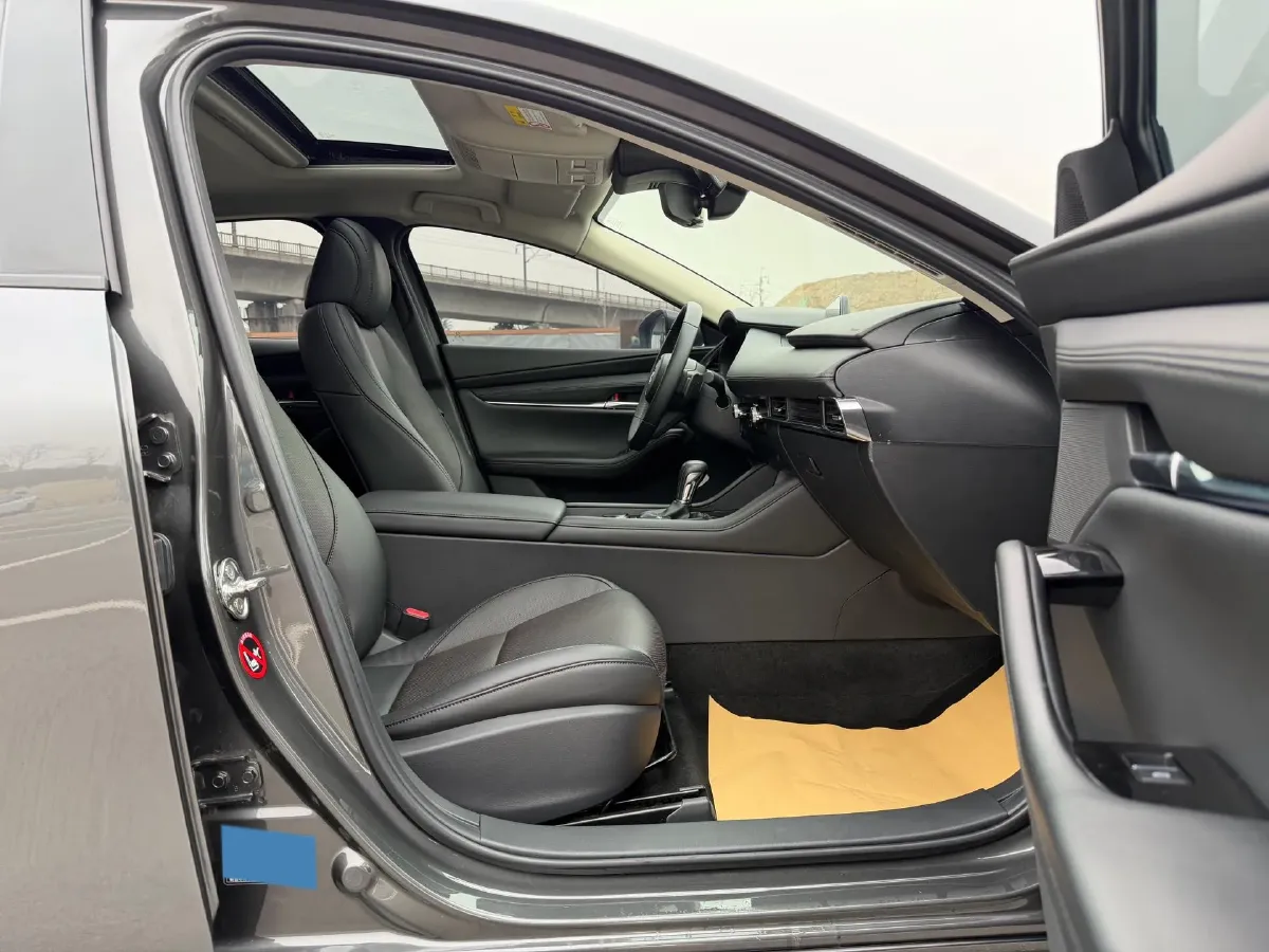 2021 Mazda 3 Axela 2.0L 158HP L4 6AT,autocango,china used car exporter,china ev exporter,chinese used car exporter,chinese used ev exporter