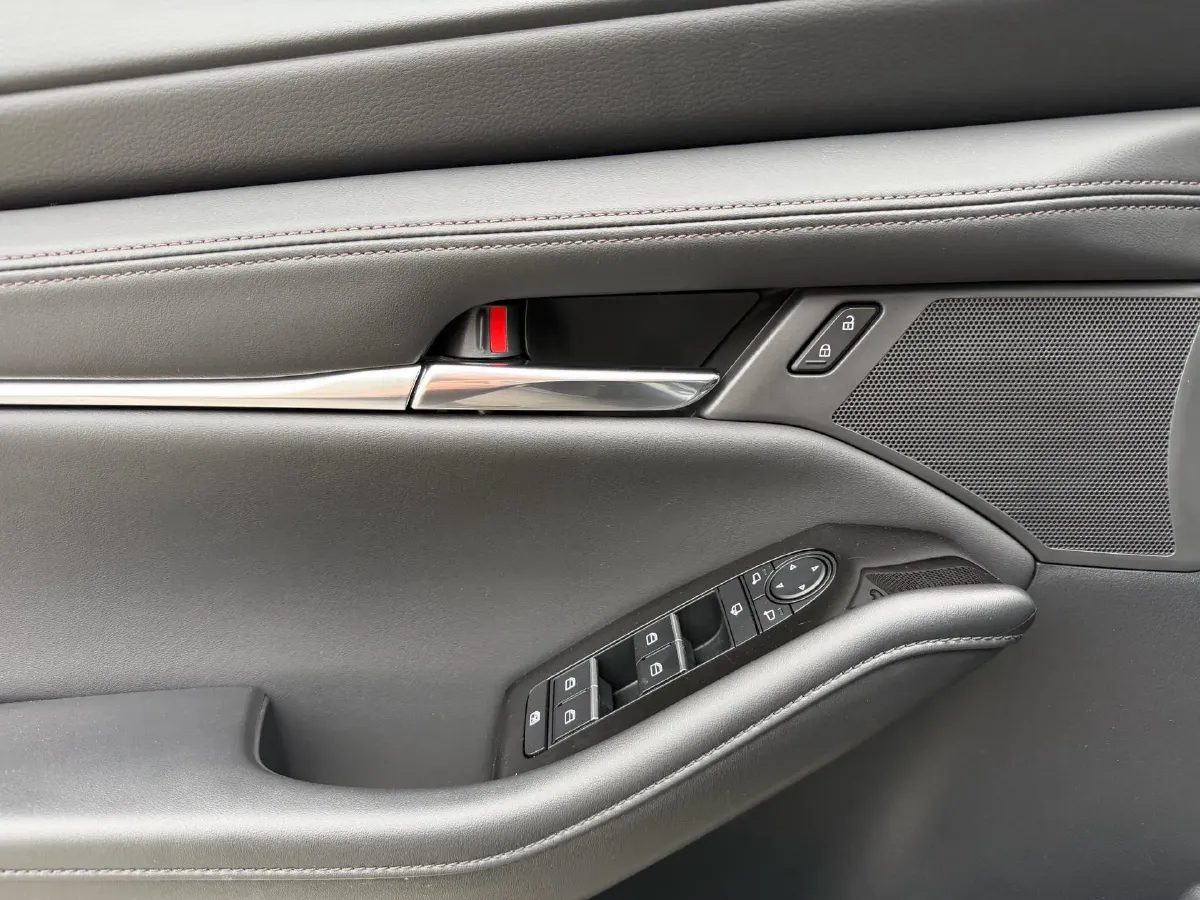 2021 Mazda 3 Axela 2.0L 158HP L4 6AT,autocango,china used car exporter,china ev exporter,chinese used car exporter,chinese used ev exporter