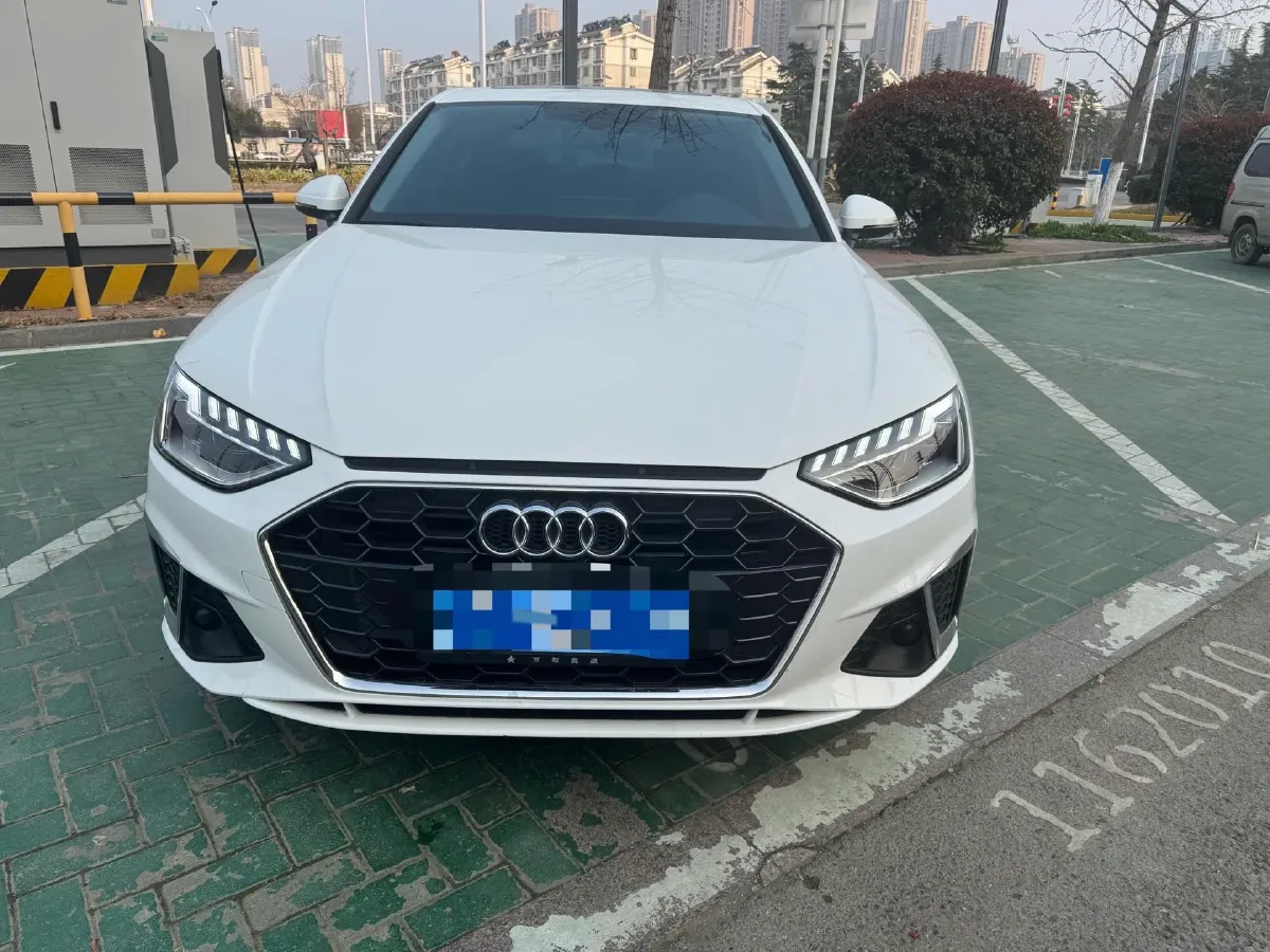 2024 Audi A4L 2.0T 190HP L4 7DCT,autocango,china used car exporter,china ev exporter,chinese used car exporter,chinese used ev exporter