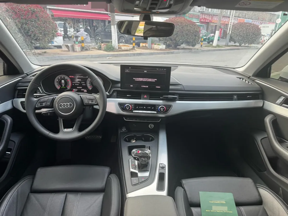 2024 Audi A4L 2.0T 190HP L4 7DCT,autocango,china used car exporter,china ev exporter,chinese used car exporter,chinese used ev exporter