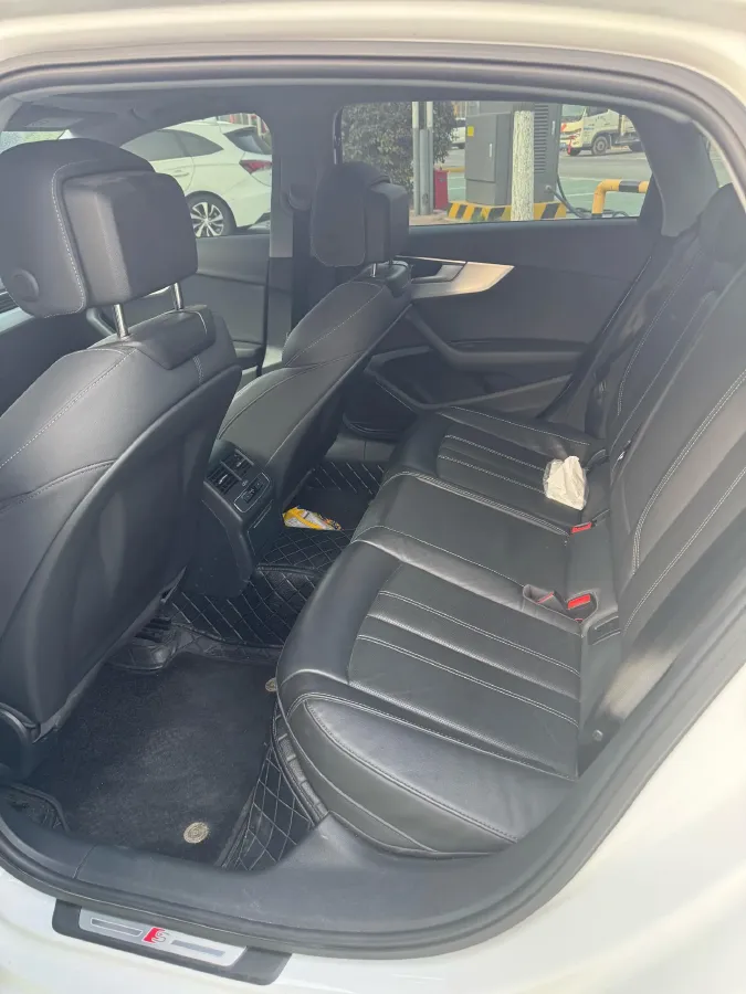 2024 Audi A4L 2.0T 190HP L4 7DCT,autocango,china used car exporter,china ev exporter,chinese used car exporter,chinese used ev exporter