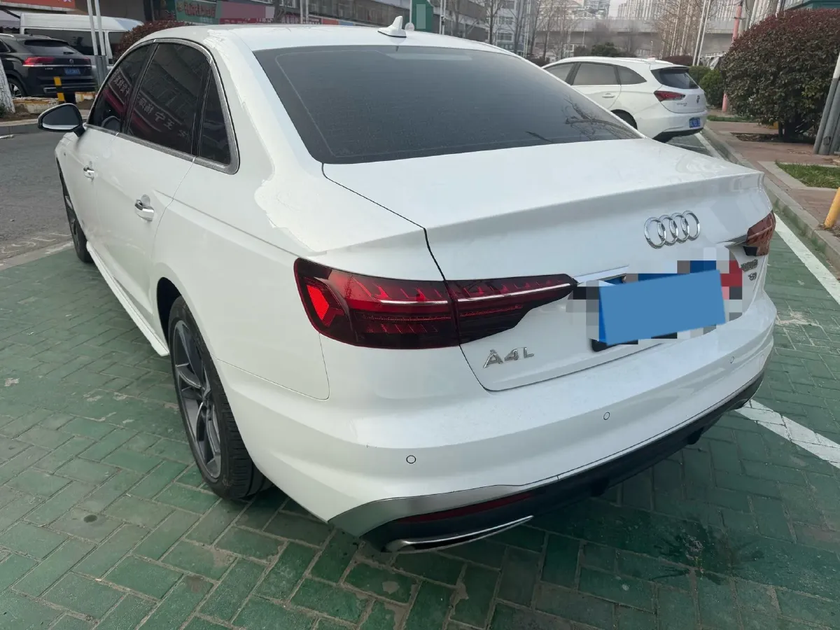 2024 Audi A4L 2.0T 190HP L4 7DCT,autocango,china used car exporter,china ev exporter,chinese used car exporter,chinese used ev exporter