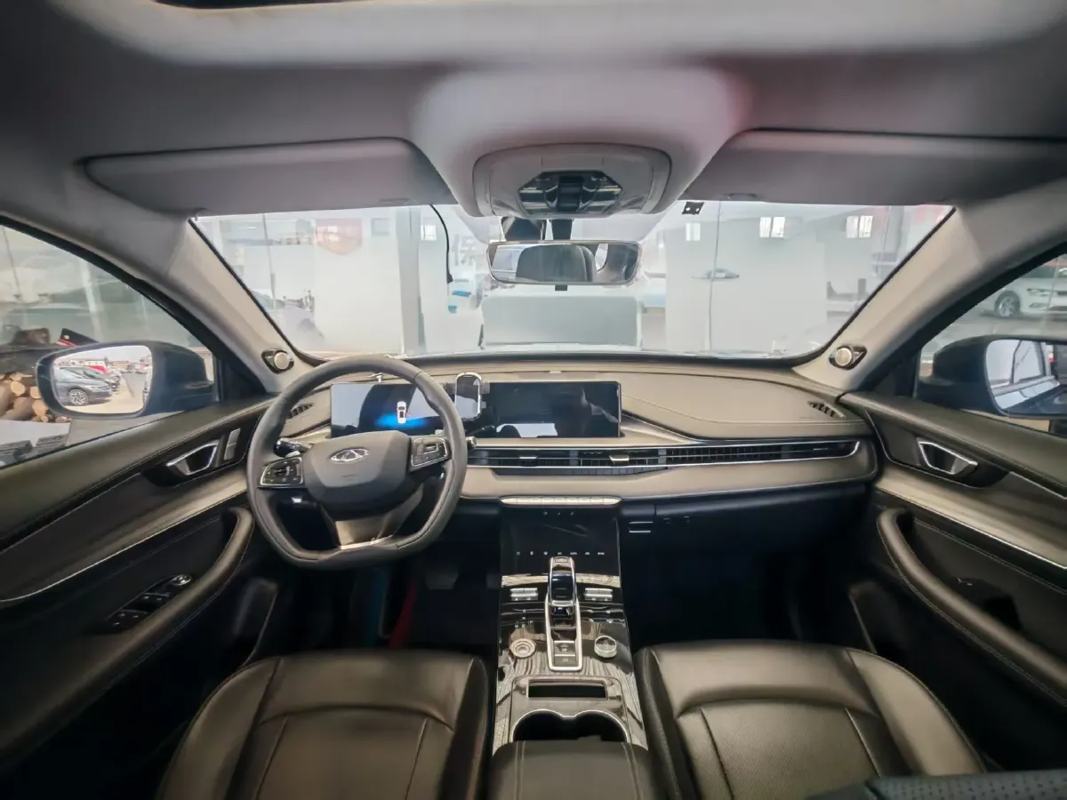 2022 Chery Tiggo 8 Plus 1.6T 197HP L4 7DCT,autocango,china used car exporter,china ev exporter,chinese used car exporter,chinese used ev exporter