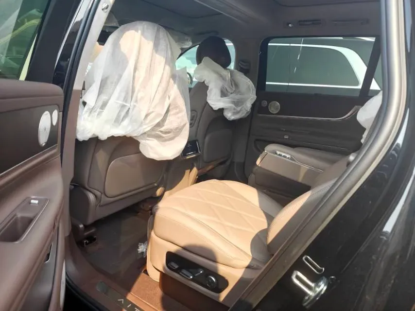 2025 AITO AITO M9 REEV 160HP REEV 52KWH,autocango,china used car exporter,china ev exporter,chinese used car exporter,chinese used ev exporter