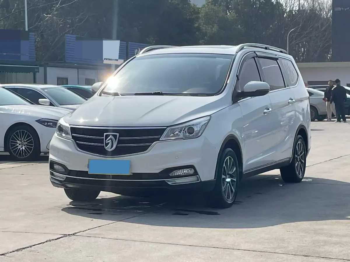 2017 BaoJun 730 1.5T 150HP L4 6MT,autocango,china used car exporter,china ev exporter,chinese used car exporter,chinese used ev exporter