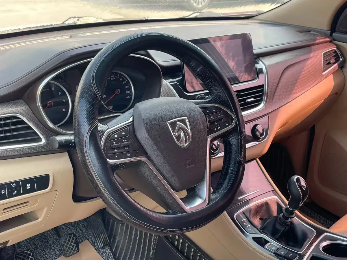 2017 BaoJun 730 1.5T 150HP L4 6MT,autocango,china used car exporter,china ev exporter,chinese used car exporter,chinese used ev exporter