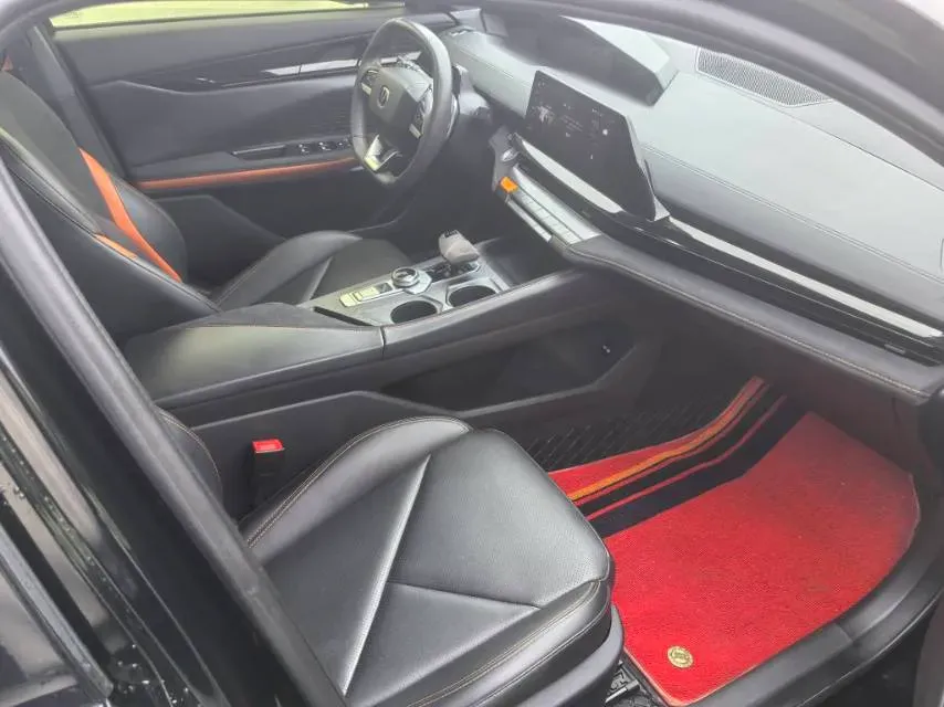 2022 ChangAn UNI-V 1.5T 188HP L4 7DCT,autocango,china used car exporter,china ev exporter,chinese used car exporter,chinese used ev exporter