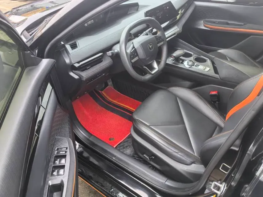 2022 ChangAn UNI-V 1.5T 188HP L4 7DCT,autocango,china used car exporter,china ev exporter,chinese used car exporter,chinese used ev exporter