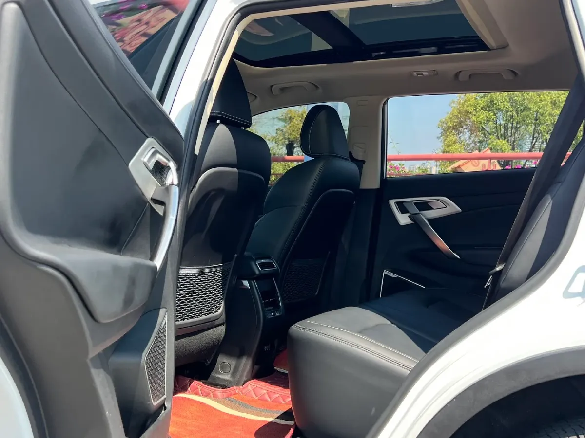 2020 Roewe i6 1.5T 169HP L4 7DCT,autocango,china used car exporter,china ev exporter,chinese used car exporter,chinese used ev exporter