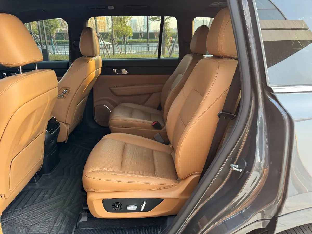 2021 Li ONE Range Extended 131HP REEV 40.5KWH,autocango,china used car exporter,china ev exporter,chinese used car exporter,chinese used ev exporter