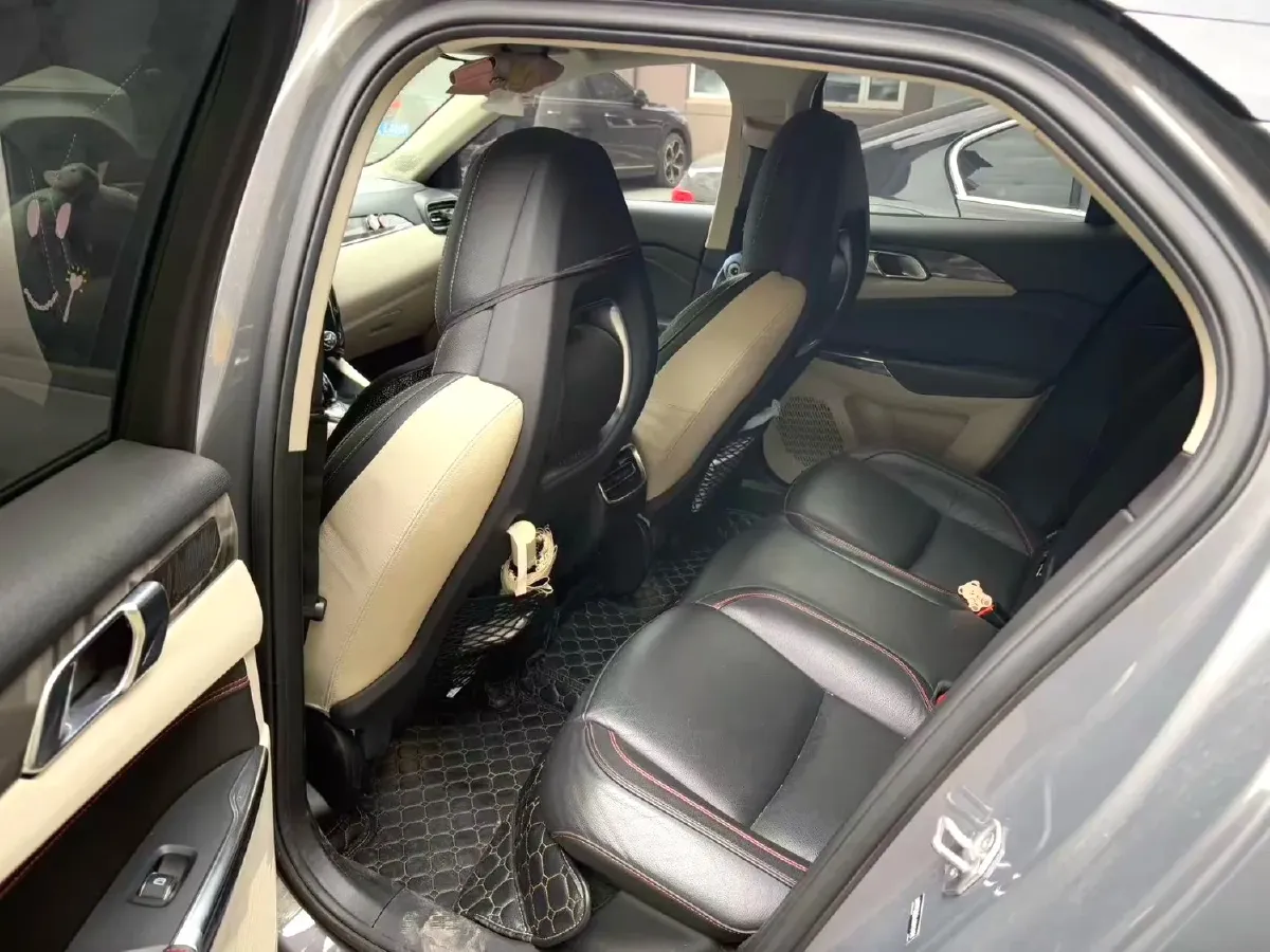 2018 Toyota C-HR 2.0L 171HP L4 CVT,autocango,china used car exporter,china ev exporter,chinese used car exporter,chinese used ev exporter