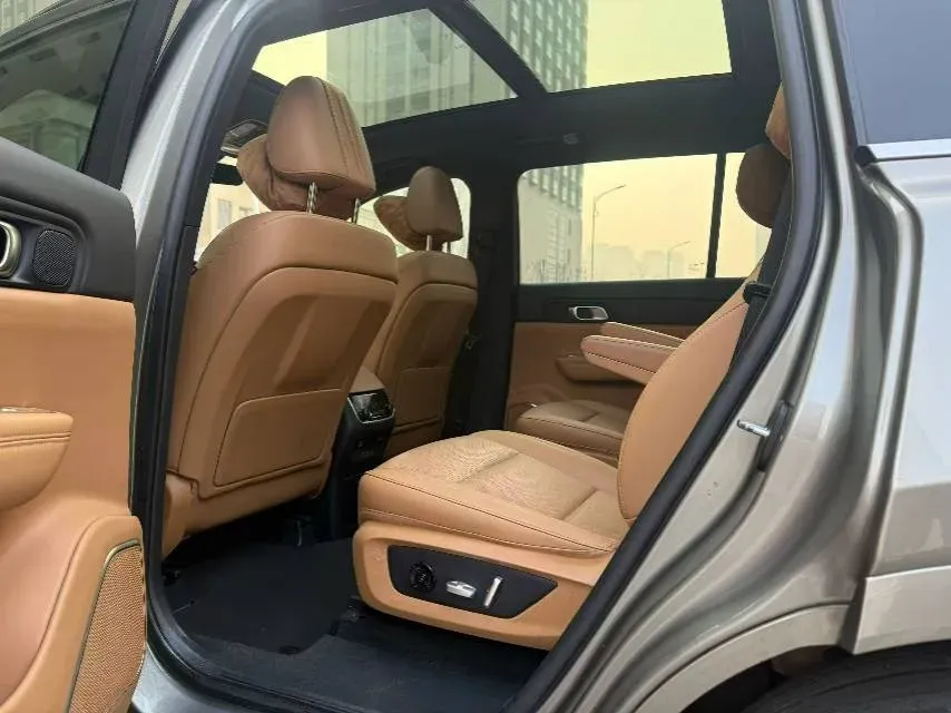 2021 Li ONE Range Extended 131HP REEV 40.5KWH,autocango,china used car exporter,china ev exporter,chinese used car exporter,chinese used ev exporter