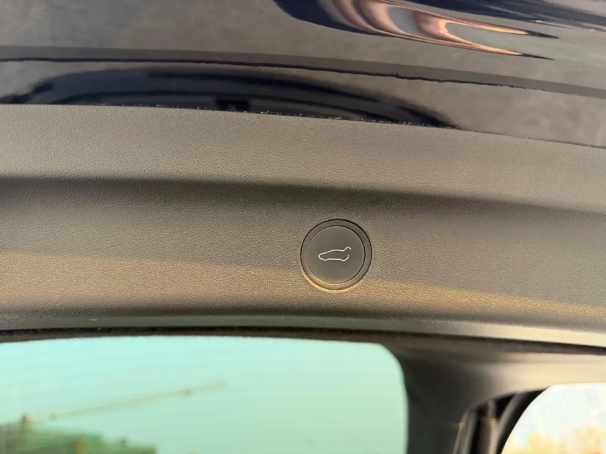 2021 Tesla Model Y BEV 60KWH,autocango,china used car exporter,china ev exporter,chinese used car exporter,chinese used ev exporter