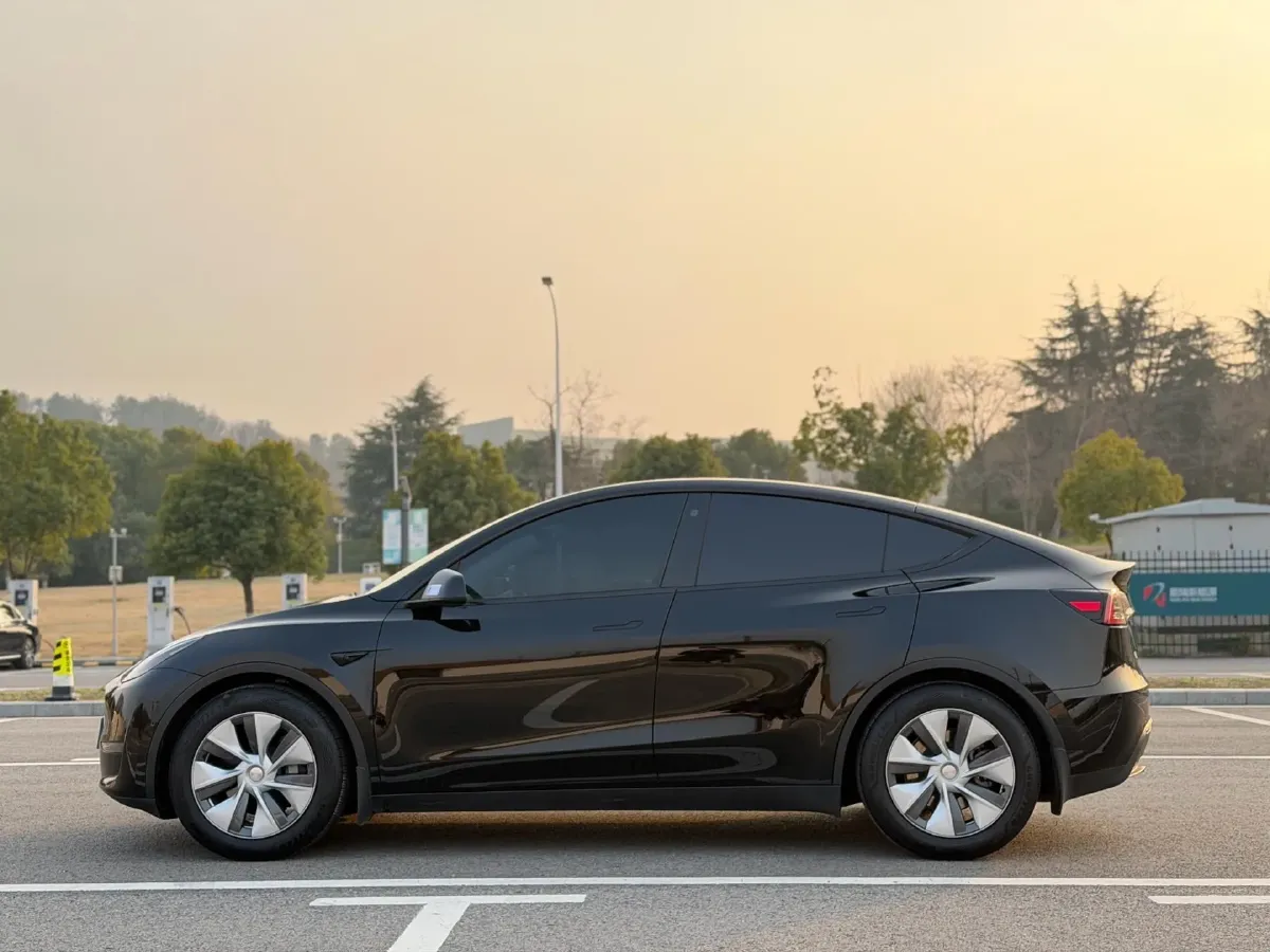 2021 Tesla Model Y BEV 60KWH,autocango,china used car exporter,china ev exporter,chinese used car exporter,chinese used ev exporter