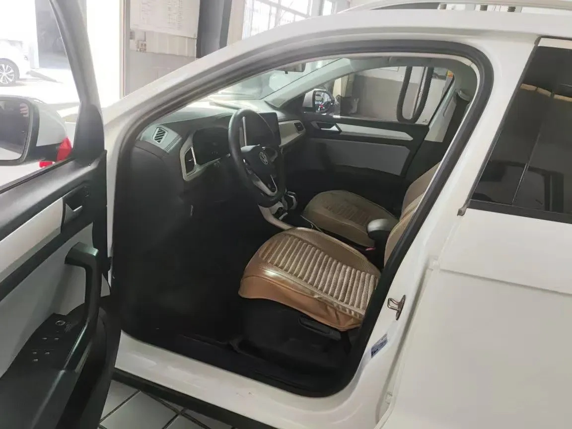 2023 Volkswagen T-Roc 1.4T 150HP L4 7DCT,autocango,china used car exporter,china ev exporter,chinese used car exporter,chinese used ev exporter