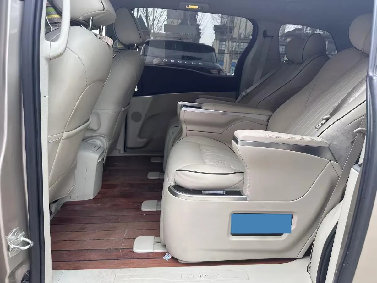 2022 Buick GL8 2.0T 237HP L4 9AT,autocango,china used car exporter,china ev exporter,chinese used car exporter,chinese used ev exporter
