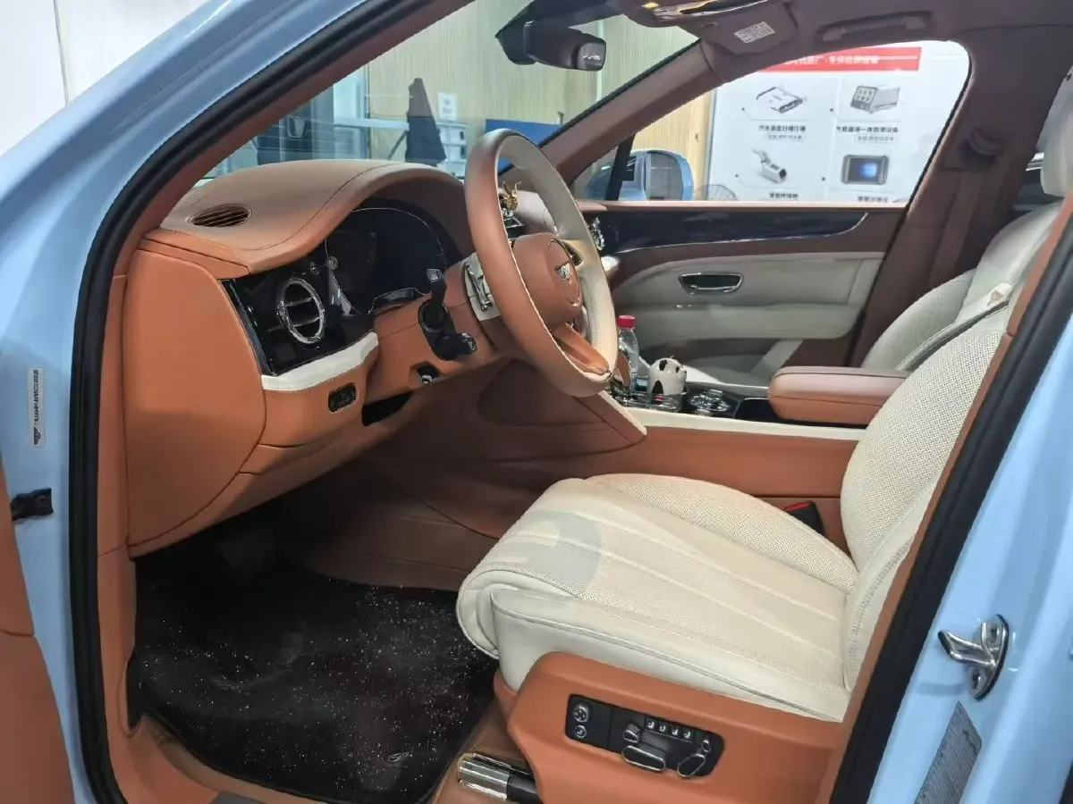 2024 Bentley Bentayga 4.0T 550HP V8 8AT,autocango,china used car exporter,china ev exporter,chinese used car exporter,chinese used ev exporter