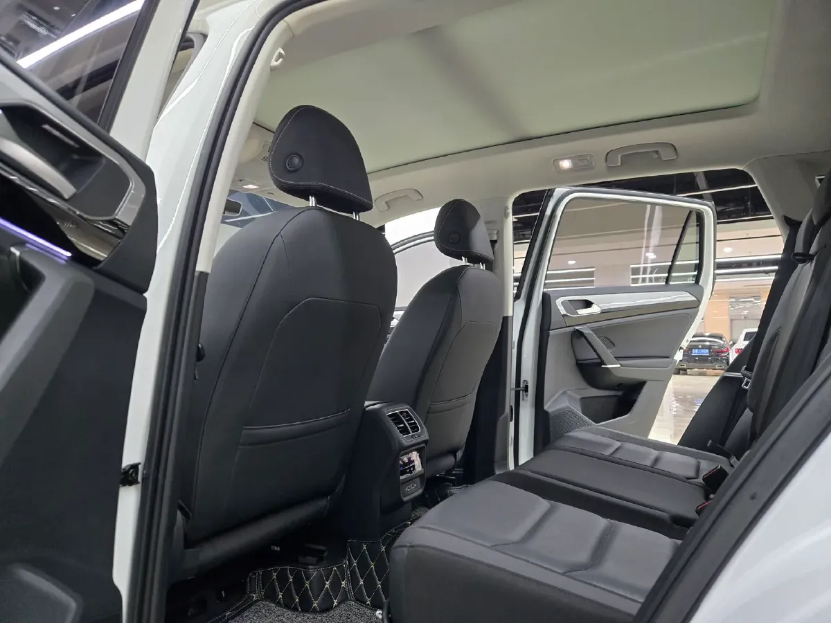 2021 Volkswagen Tayron 2.0T 186HP L4 7DCT,autocango,china used car exporter,china ev exporter,chinese used car exporter,chinese used ev exporter