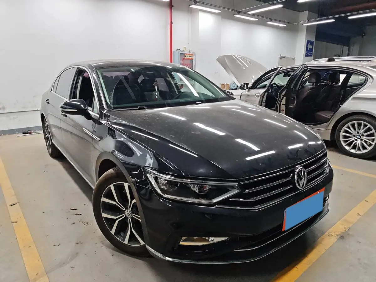 2020 Volkswagen Magotan 2.0T 186HP L4 7DCT,autocango,china used car exporter,china ev exporter,chinese used car exporter,chinese used ev exporter