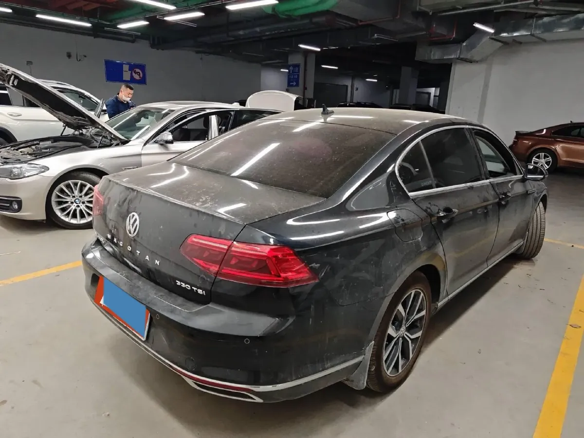 2020 Volkswagen Magotan 2.0T 186HP L4 7DCT,autocango,china used car exporter,china ev exporter,chinese used car exporter,chinese used ev exporter