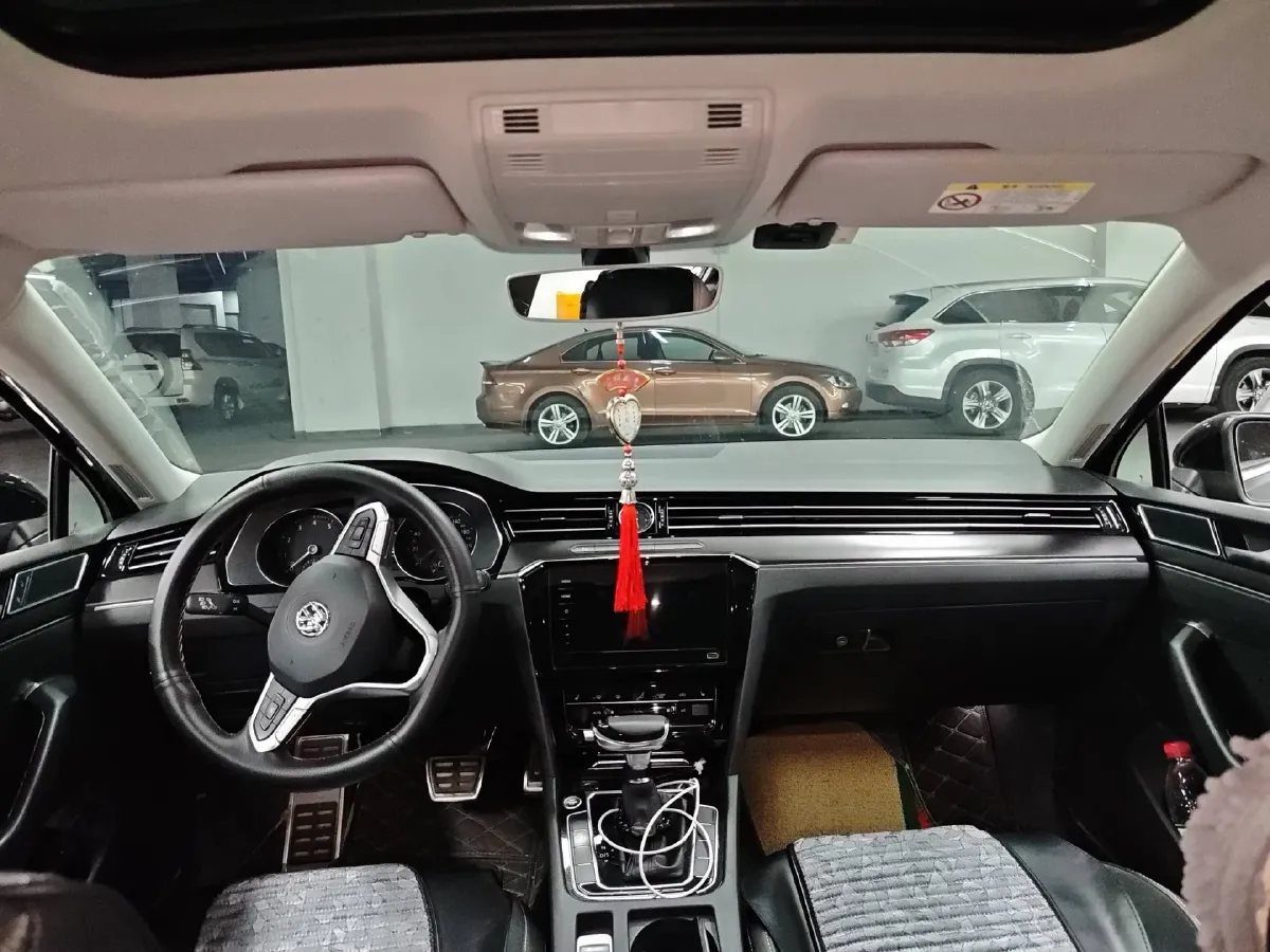 2020 Volkswagen Magotan 2.0T 186HP L4 7DCT,autocango,china used car exporter,china ev exporter,chinese used car exporter,chinese used ev exporter