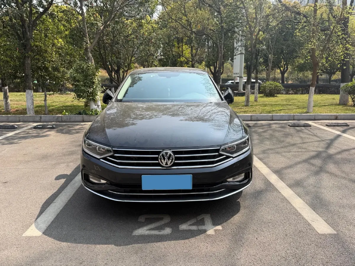 2020 Volkswagen Magotan 2.0T 186HP L4 7DCT,autocango,china used car exporter,china ev exporter,chinese used car exporter,chinese used ev exporter