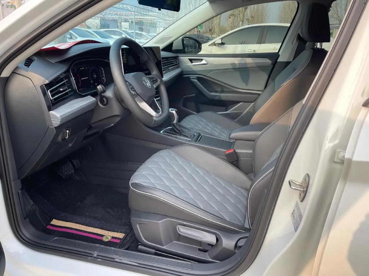 2025 Volkswagen Sagitar 1.5T 160HP L4 7DCT,autocango,china used car exporter,china ev exporter,chinese used car exporter,chinese used ev exporter