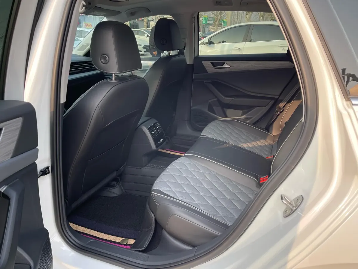 2025 Volkswagen Sagitar 1.5T 160HP L4 7DCT,autocango,china used car exporter,china ev exporter,chinese used car exporter,chinese used ev exporter