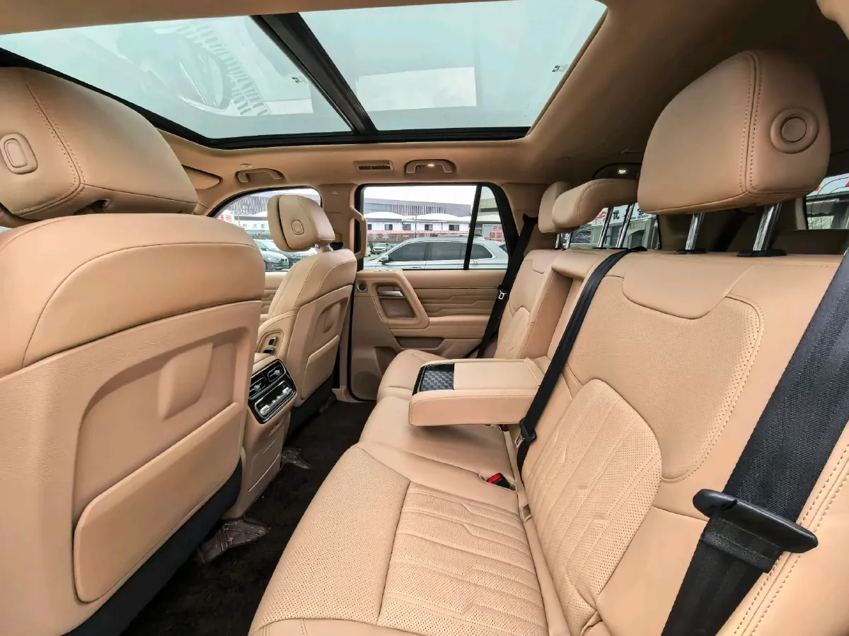 2024 Beijing BJ60 Thunder 1.5T 188HP L4 REEV 40.3KWH,autocango,china used car exporter,china ev exporter,chinese used car exporter,chinese used ev exporter