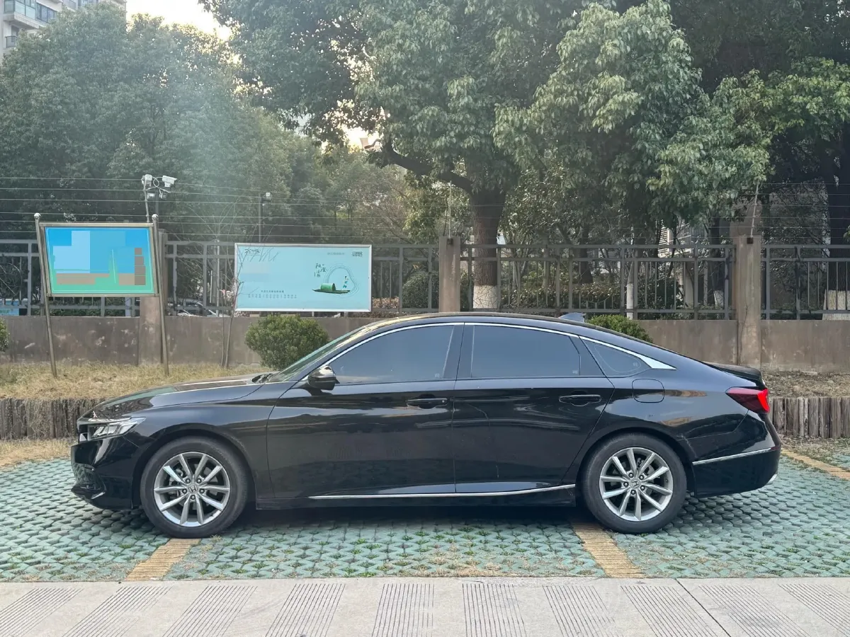 2022 Honda Accord 1.5T 194HP L4 CVT,autocango,china used car exporter,china ev exporter,chinese used car exporter,chinese used ev exporter