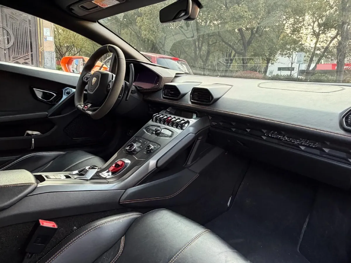 2016 Lamborghini Huracán 5.2L 580HP V10 7DCT,autocango,china used car exporter,china ev exporter,chinese used car exporter,chinese used ev exporter