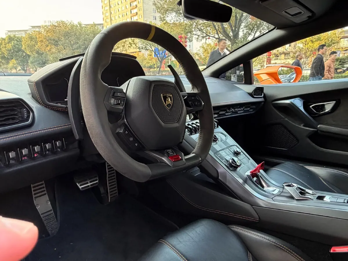 2016 Lamborghini Huracán 5.2L 580HP V10 7DCT,autocango,china used car exporter,china ev exporter,chinese used car exporter,chinese used ev exporter