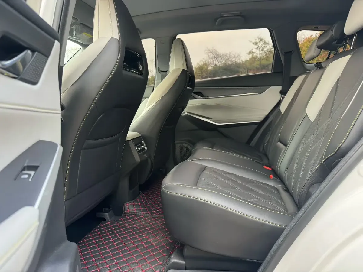 2022 ChangAn CS75 Plus 1.5T 188HP L4 8AT,autocango,china used car exporter,china ev exporter,chinese used car exporter,chinese used ev exporter