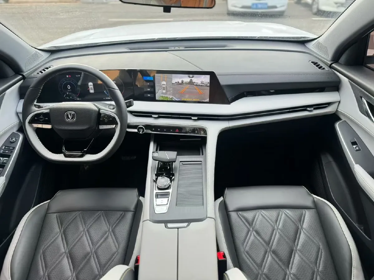 2022 ChangAn CS75 Plus 1.5T 188HP L4 8AT,autocango,china used car exporter,china ev exporter,chinese used car exporter,chinese used ev exporter