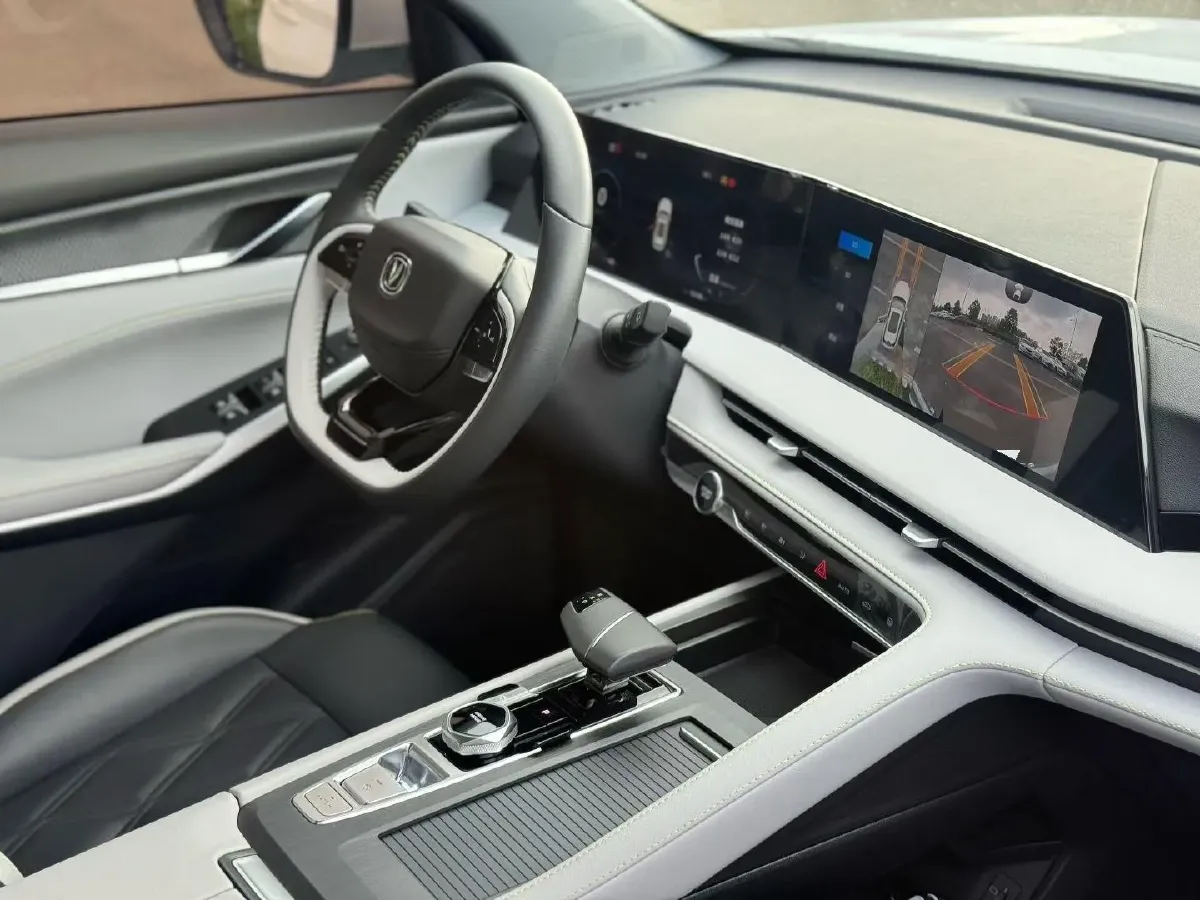 2022 ChangAn CS75 Plus 1.5T 188HP L4 8AT,autocango,china used car exporter,china ev exporter,chinese used car exporter,chinese used ev exporter