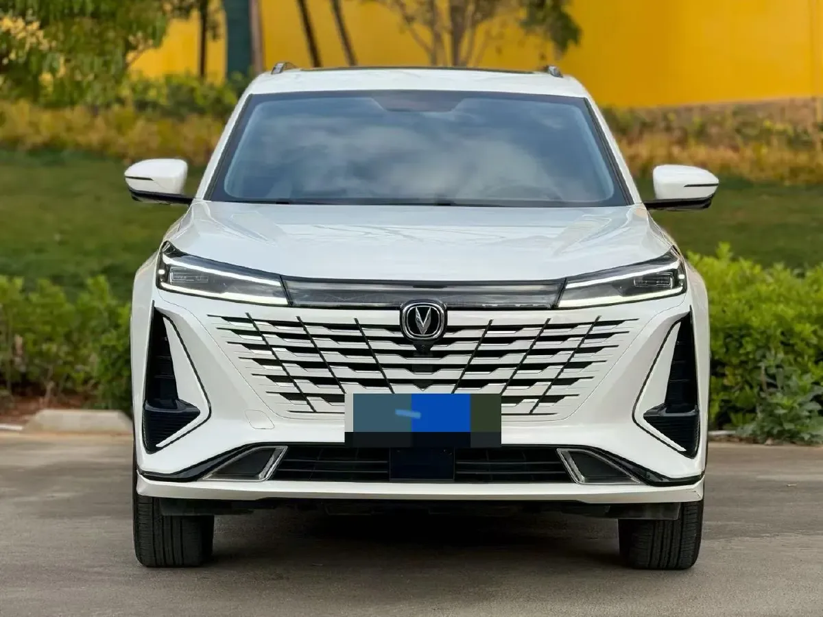 2022 ChangAn CS75 Plus 1.5T 188HP L4 8AT,autocango,china used car exporter,china ev exporter,chinese used car exporter,chinese used ev exporter