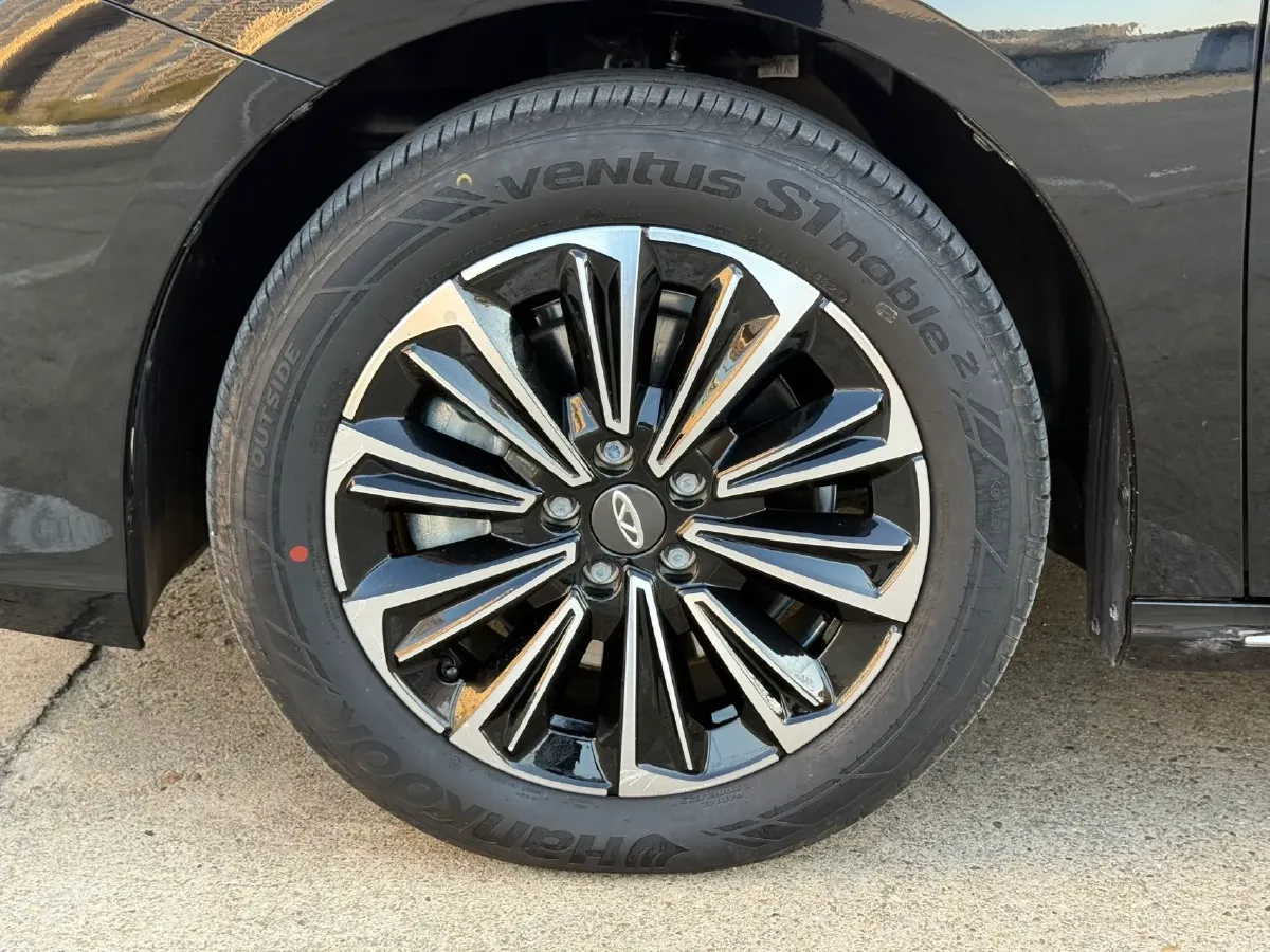 2024 Fulwin FulwinA8 1.5T 156HP L4 1DHT PHEV 18.3KWH,autocango,china used car exporter,china ev exporter,chinese used car exporter,chinese used ev exporter