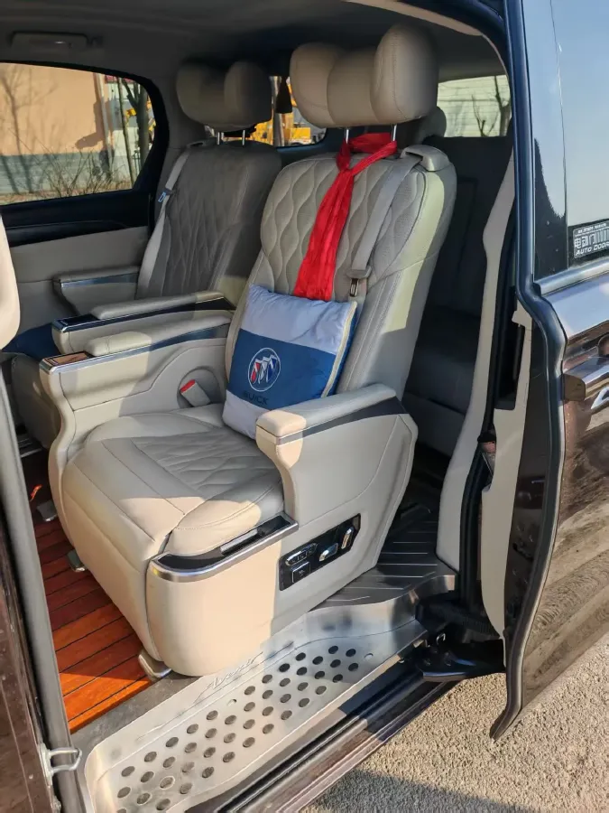 2021 Buick GL8 2.0T 237HP L4 9AT,autocango,china used car exporter,china ev exporter,chinese used car exporter,chinese used ev exporter