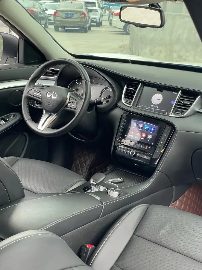 2018 Infiniti QX30 2.0T 211HP L4 7DCT,autocango,china used car exporter,china ev exporter,chinese used car exporter,chinese used ev exporter