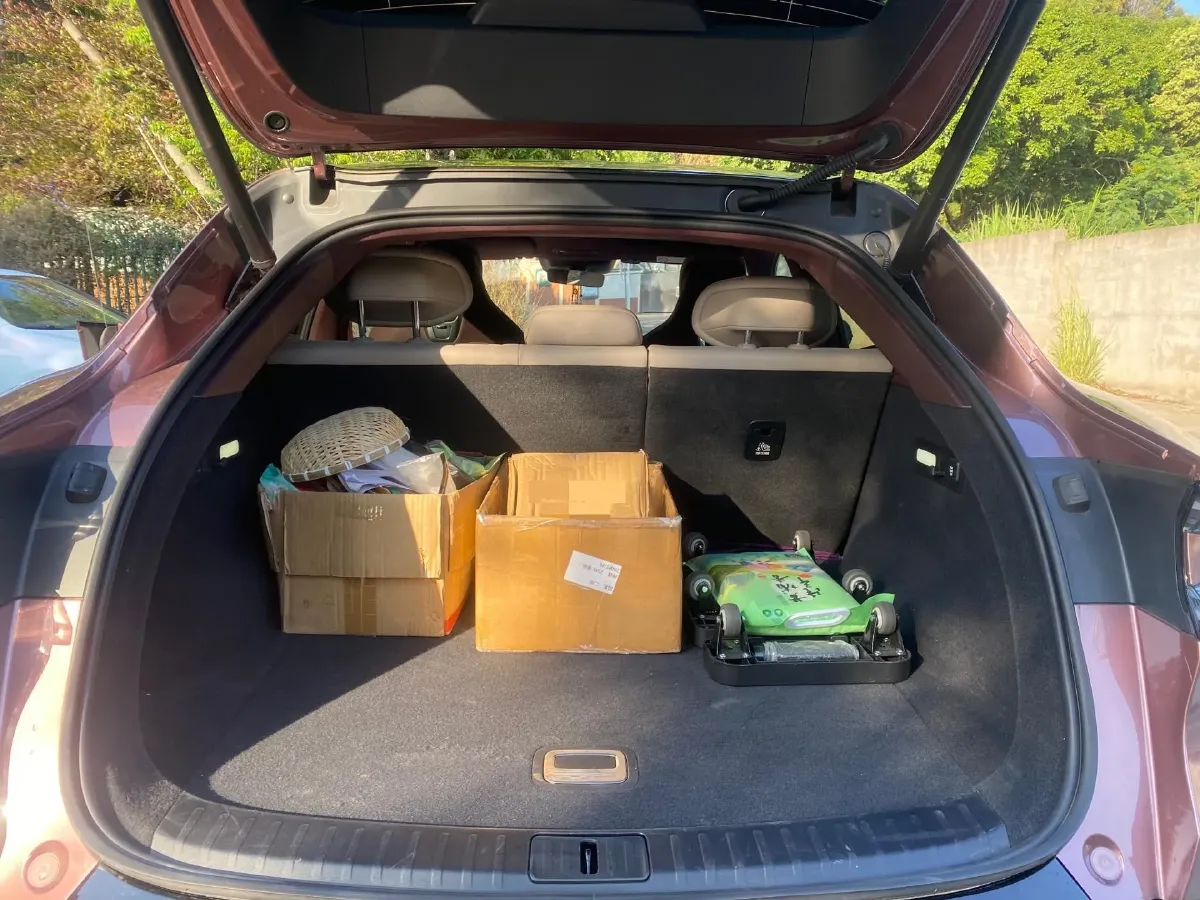 2025 MI YU7 BEV 101.7KWH,autocango,china used car exporter,china ev exporter,chinese used car exporter,chinese used ev exporter