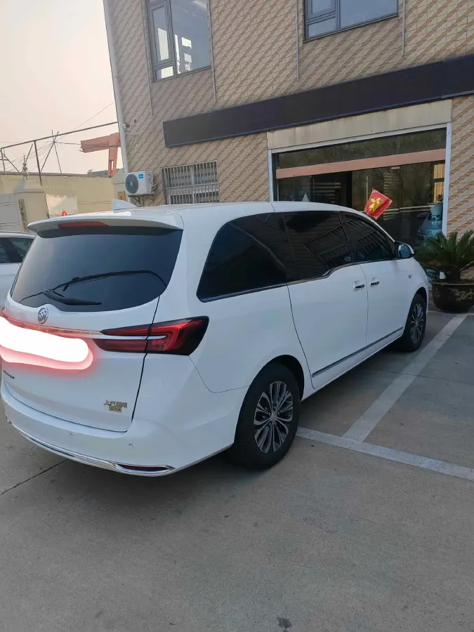 2022 Buick GL8 2.0T 237HP L4 9AT,autocango,china used car exporter,china ev exporter,chinese used car exporter,chinese used ev exporter