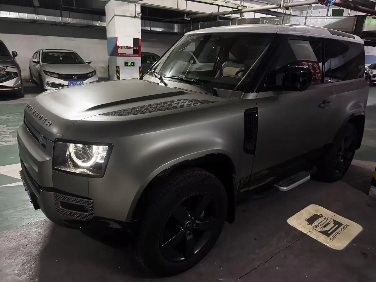 2023 Land Rover Defender 2.0T 300HP L4 8AT,autocango,china used car exporter,china ev exporter,chinese used car exporter,chinese used ev exporter