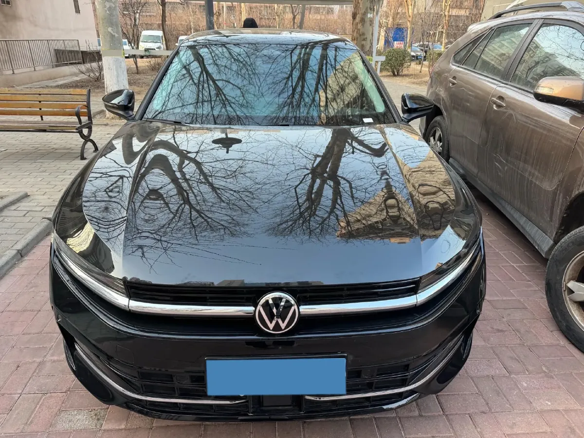 2024 Volkswagen Magotan 2.0T 220HP L4 7DCT,autocango,china used car exporter,china ev exporter,chinese used car exporter,chinese used ev exporter