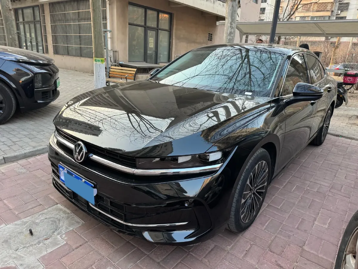 2024 Volkswagen Magotan 2.0T 220HP L4 7DCT,autocango,china used car exporter,china ev exporter,chinese used car exporter,chinese used ev exporter