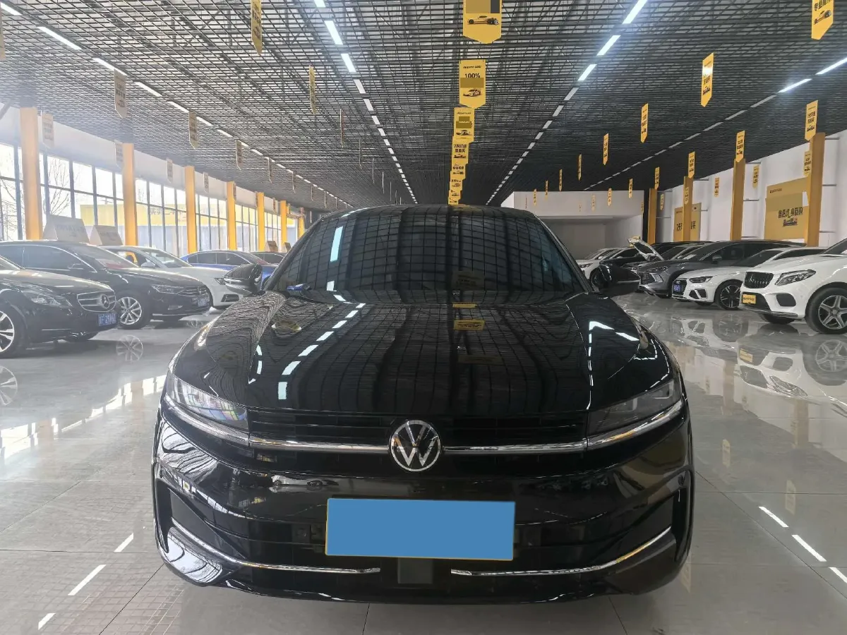 2024 Volkswagen Magotan 2.0T 220HP L4 7DCT,autocango,china used car exporter,china ev exporter,chinese used car exporter,chinese used ev exporter