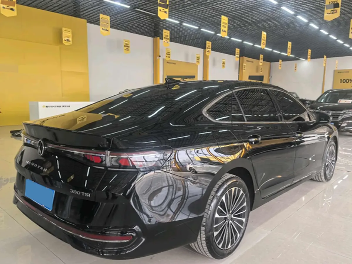 2024 Volkswagen Magotan 2.0T 220HP L4 7DCT,autocango,china used car exporter,china ev exporter,chinese used car exporter,chinese used ev exporter