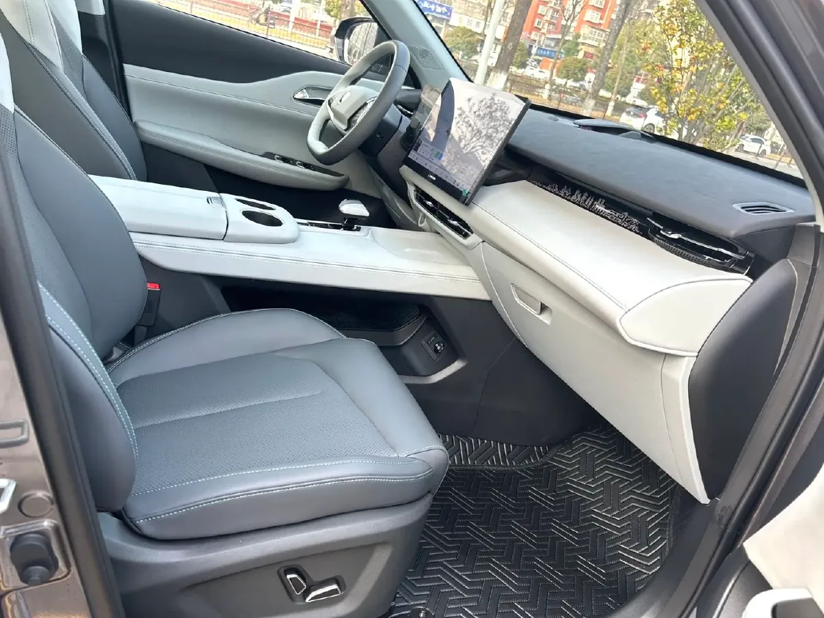 2025 ChangAn UNI-Z 1.5T 188HP L4 7DCT,autocango,china used car exporter,china ev exporter,chinese used car exporter,chinese used ev exporter