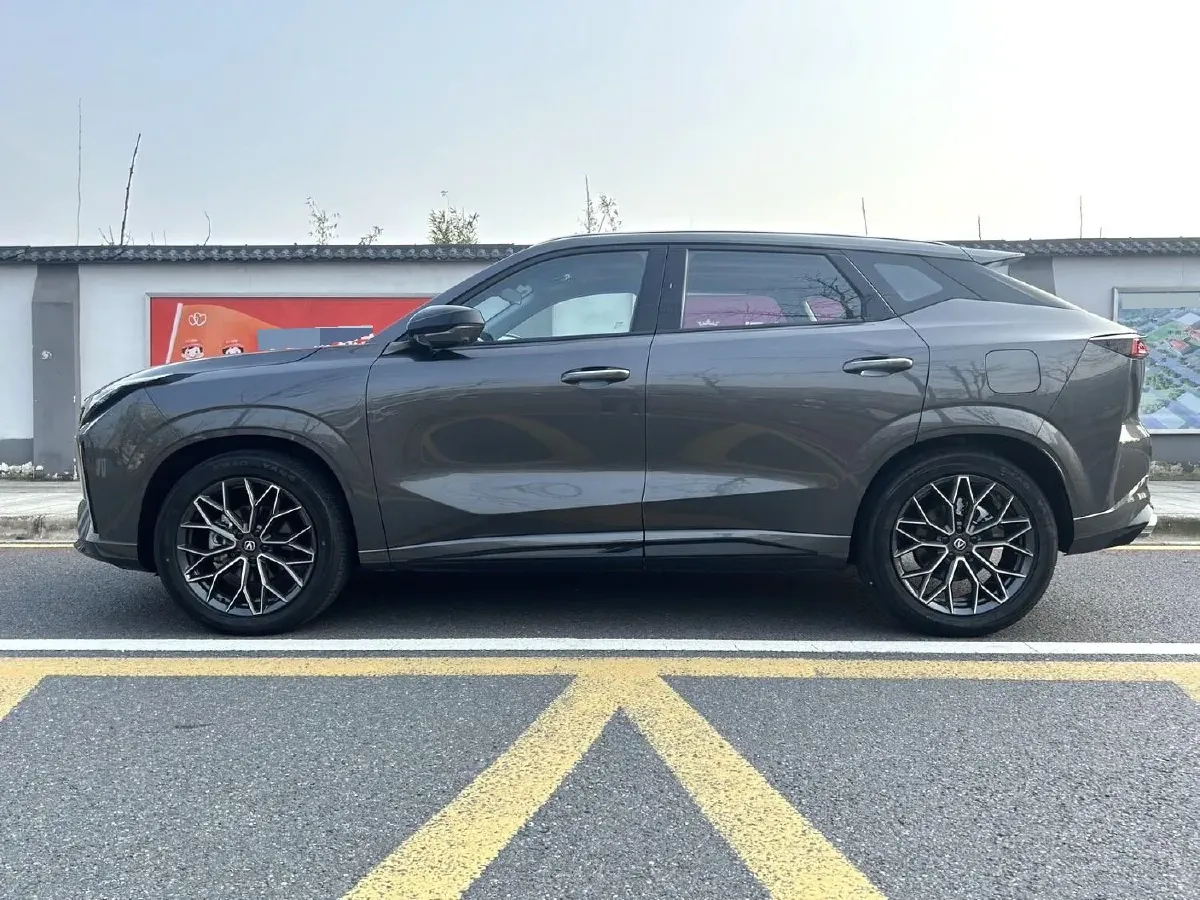 2025 ChangAn UNI-Z 1.5T 188HP L4 7DCT,autocango,china used car exporter,china ev exporter,chinese used car exporter,chinese used ev exporter