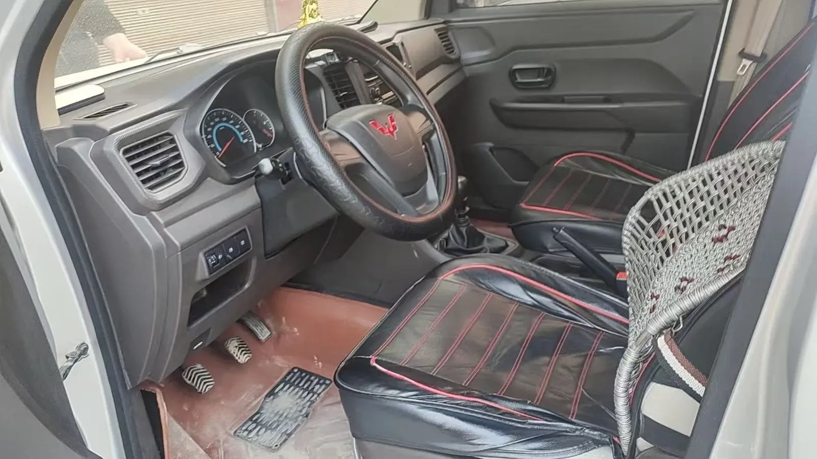 2022 JinBei Little Sea Lion X30 1.5L 102HP L4 5MT,autocango,china used car exporter,china ev exporter,chinese used car exporter,chinese used ev exporter