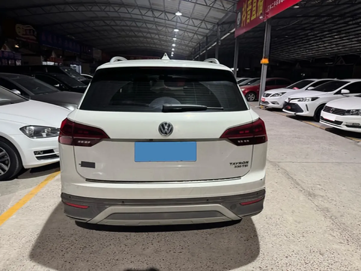 2019 Jeep Cherokee 2.0T 234HP L4 9AT,autocango,china used car exporter,china ev exporter,chinese used car exporter,chinese used ev exporter